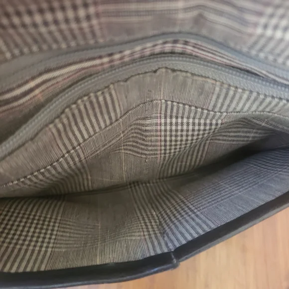 Hobo black leather crossbody bag - Picture 7 of 14